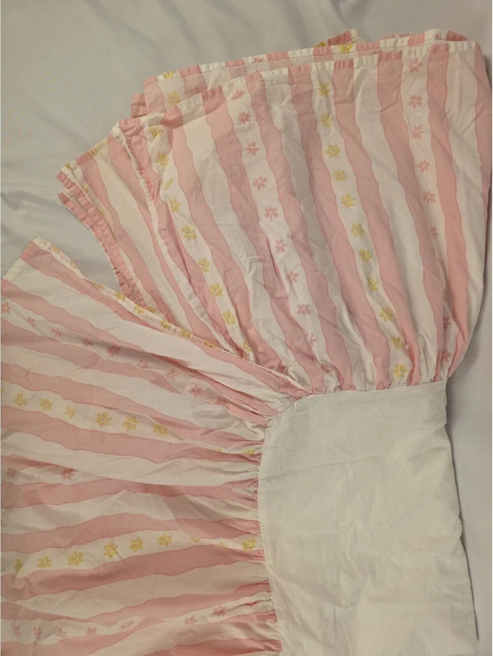Pottery Barn Kids  Elizabeth Pink Flowers And Stripes Bed Skirt Size Full Used